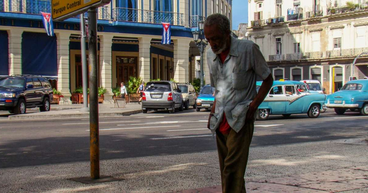 Anciano cubano en La Habana (Imagen referencial) © CiberCuba