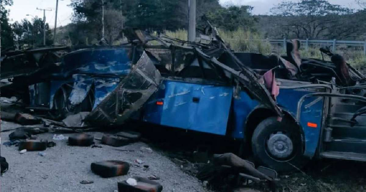 Autobus accidentado en Panamá © Twitter / Bruno Rodríguez