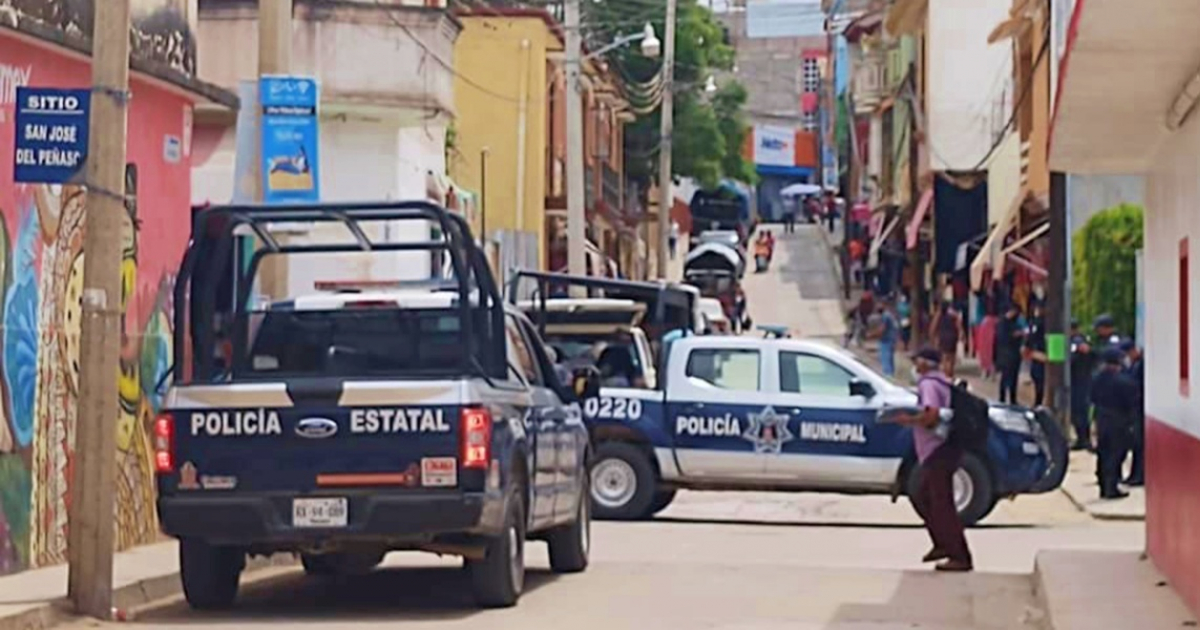 Policía en municipio Miahuatlán de Porfirio Díaz (Imagen de referencia) © Twitter/El Imparcial