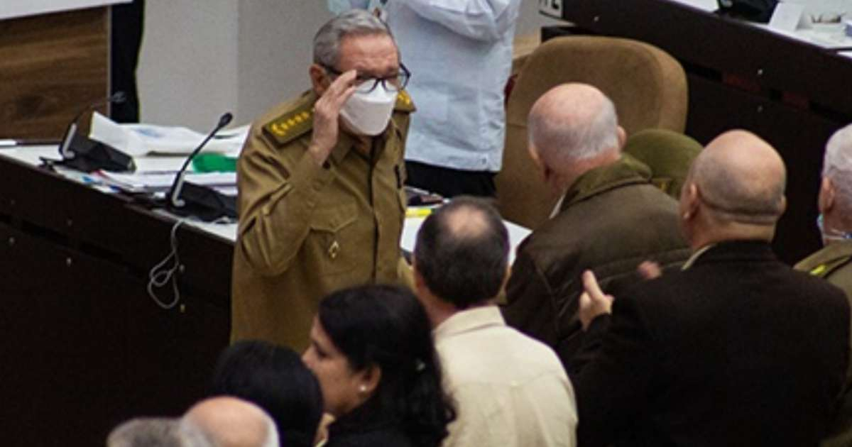 Raúl Castro en la Asamblea Nacional © Prensa Latina