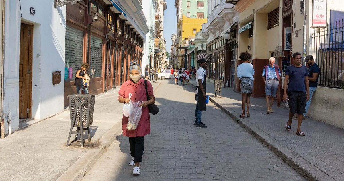 Calle Obispo, en La Habana Vieja © CiberCuba