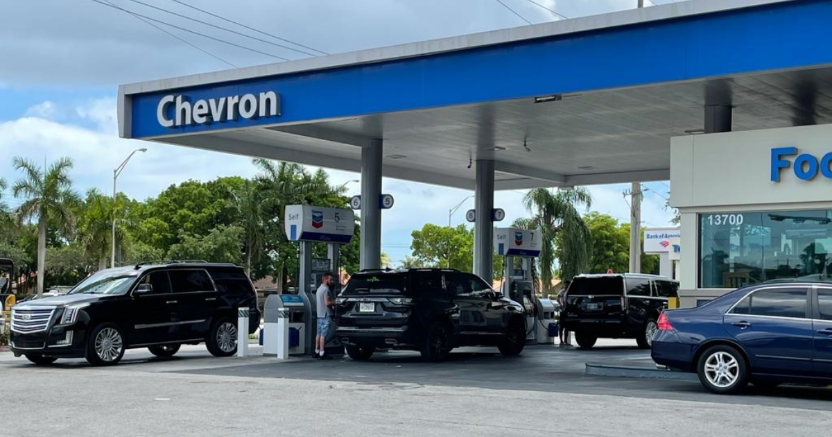 Gasolinera en Miami © CiberCuba