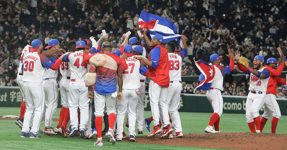 Equipo Cuba celebra victoria frente a Australia en cuartos de finales © Twitter / JIT Deporte Cubano