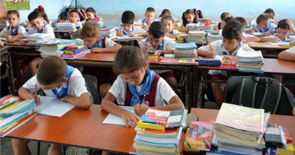Escuela cubana © Girón