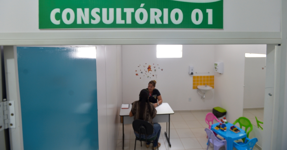 Consulta médica en Brasil © Wikimedia Commons / Marcello Casal Jr.