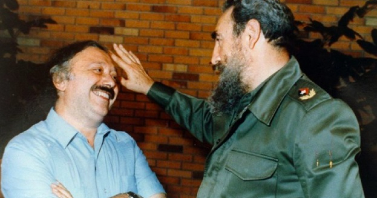 Gianni Miná con Fidel Castro en La Habana © Estudios Revolución