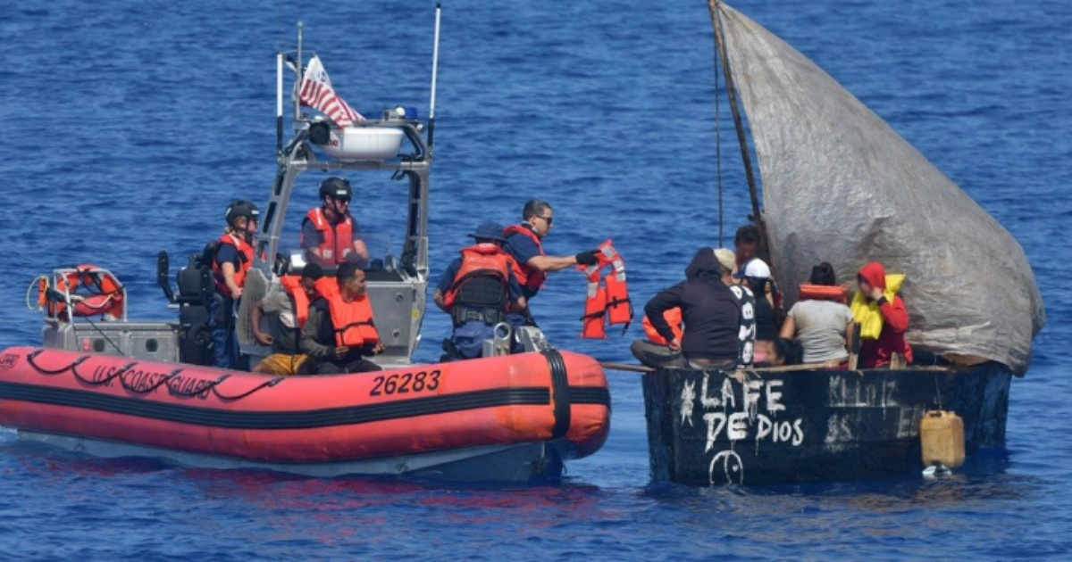 Estados Unidos repatrió este domingo a otros 64 balseros © U.S. Coast Guard District 7