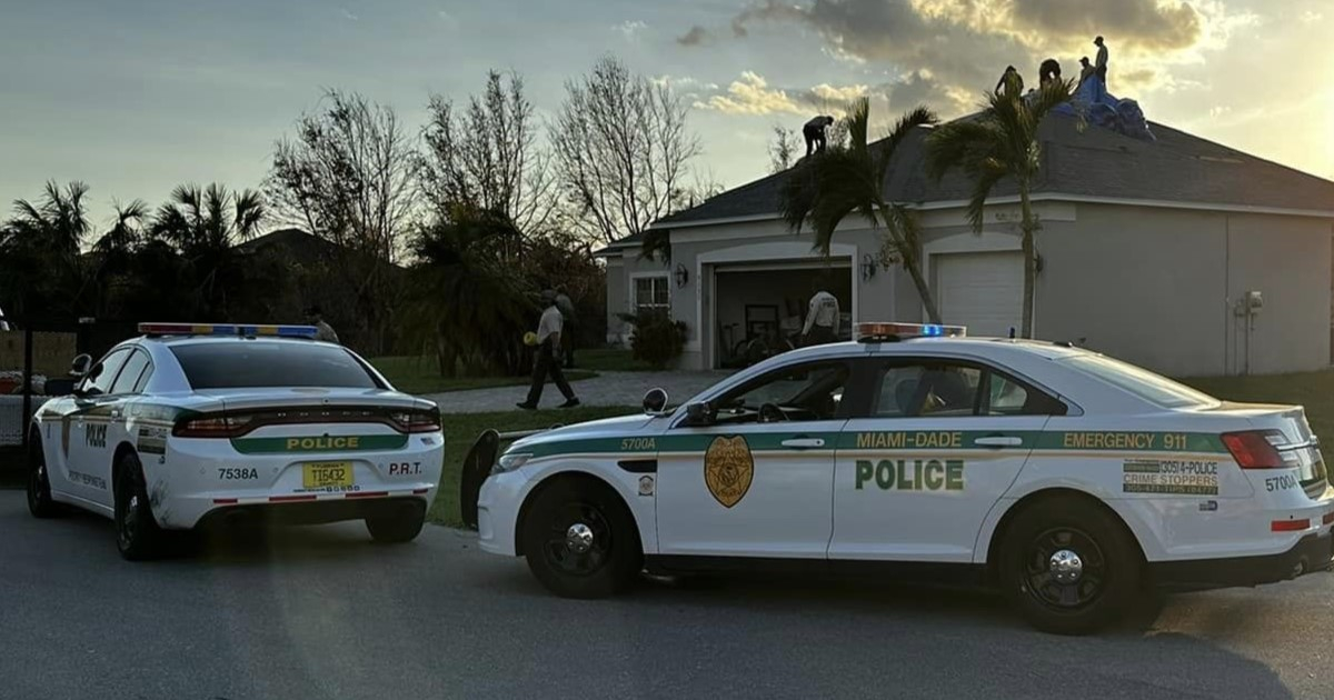 Autos policías en las afueras de una casa en Miami-Dade (Imagen referencial) © Miami-Dade Police Department / Facebook