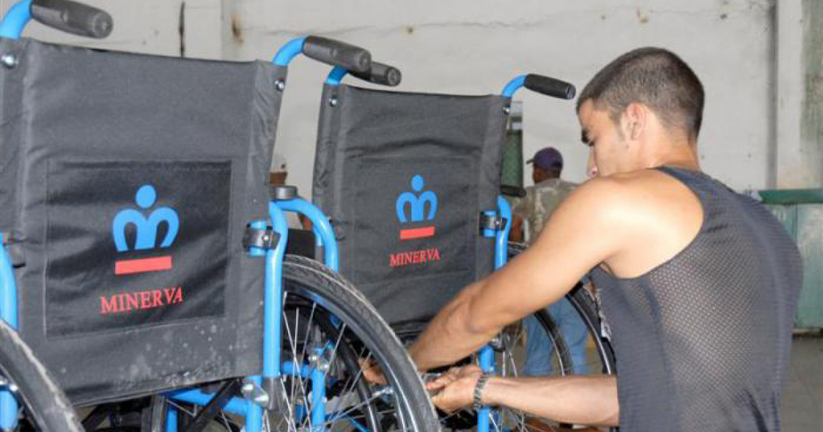 Producción de sillas de ruedas en fábrica Ciclos Minerva © Granma