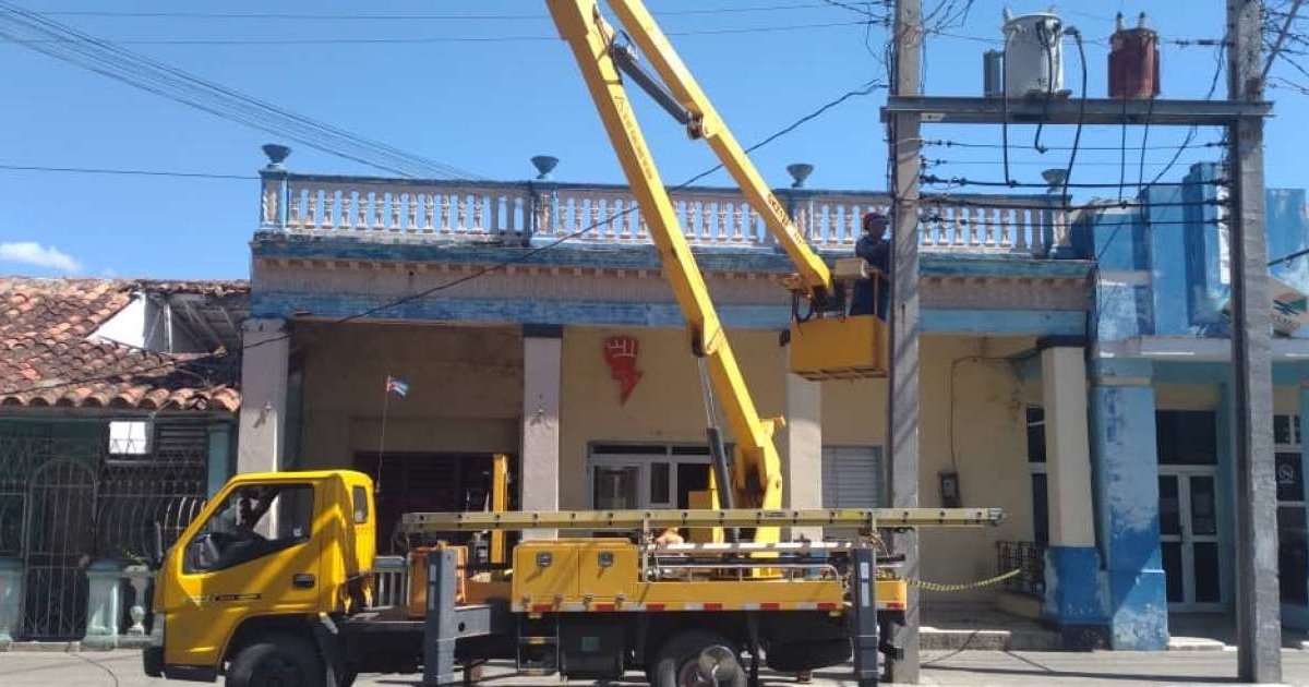 Trabajadores de la Unión Eléctrica de Cuba (Imagen referencial) © Unión Eléctrica UNE / Facebook