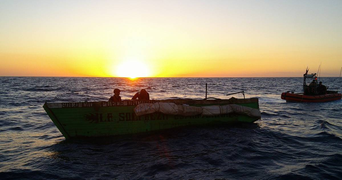 Balseros detenidos por la Guardia Costera © Twitter / USCGSoutheast