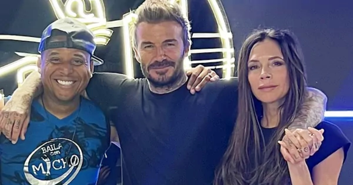 Micho Valdés junto a David y Victoria Beckham © Instagram