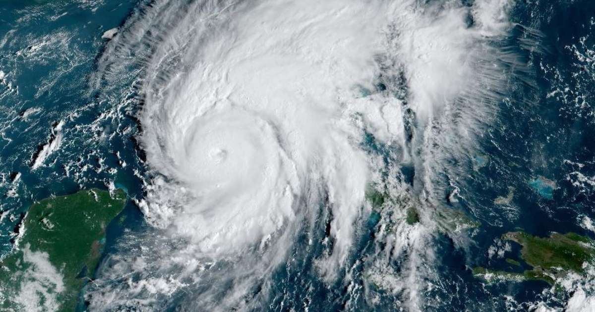Huracán Ian © NOAA