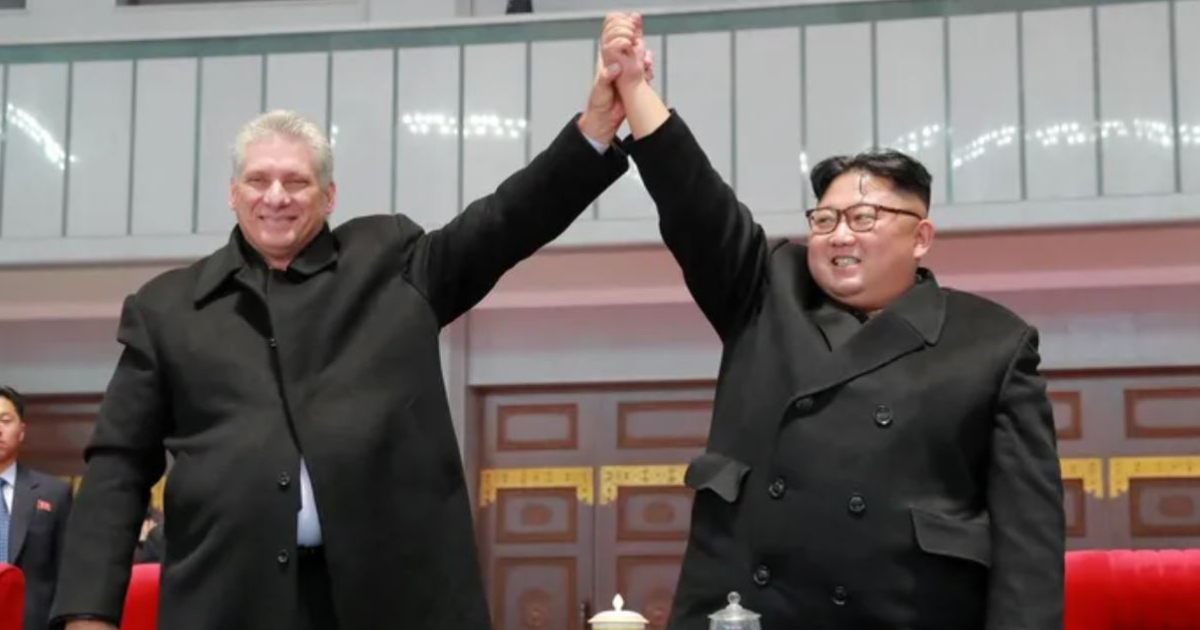 Miguel Díaz-Canel y Kim Jong-un (Visita a Corea del Norte, 2018) © KCNA
