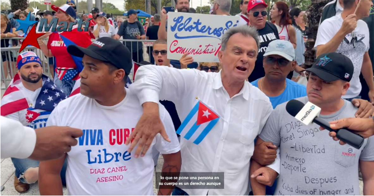 En Miami, las protestas por la presencia del equipo Cuba en el Clásico Mundial fueron intensas. © Captura de video Facebook / Martí Noticias