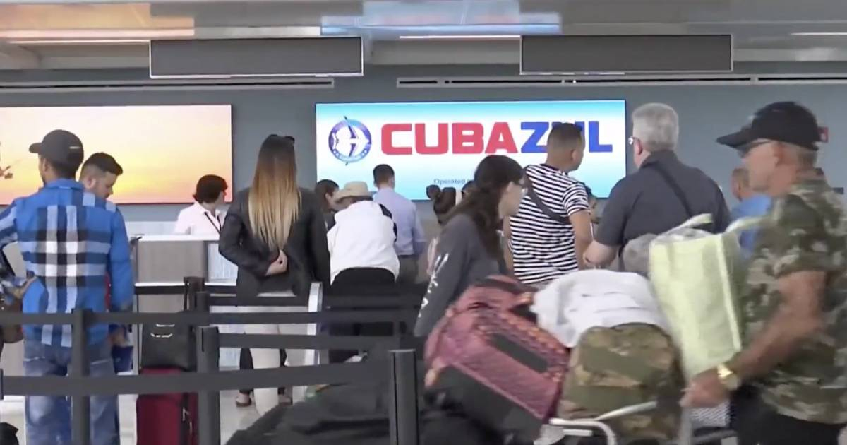 Aerolínea Cubazul en Fort Myers © Captura de video / Telemundo 49