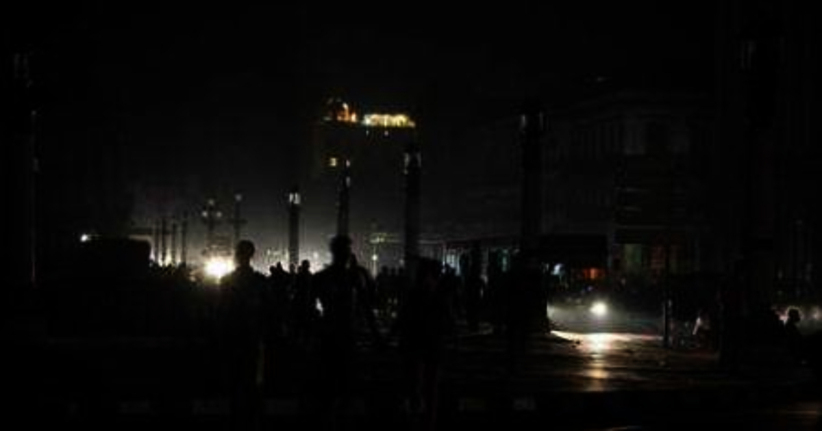 El habanero Paseo del Prado durante un apagón (imagen de referencia) © approdocalabria.it