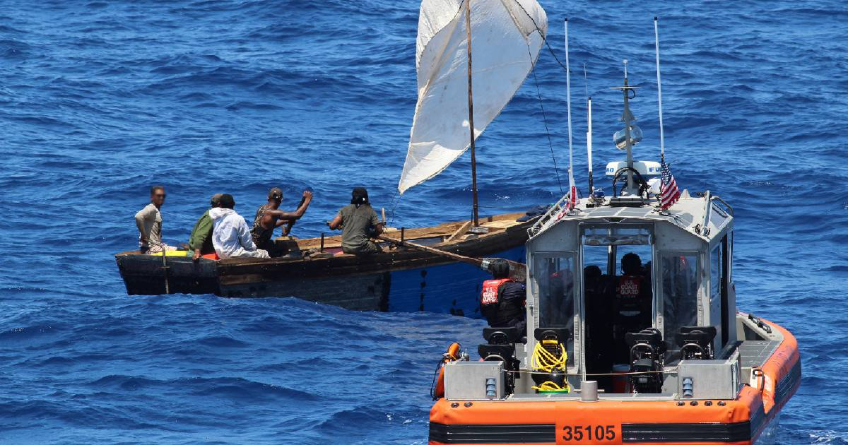 Balseros cubanos detenidos frente a costas de Florida (foto referencial) © USCGSoutheast / Twitter