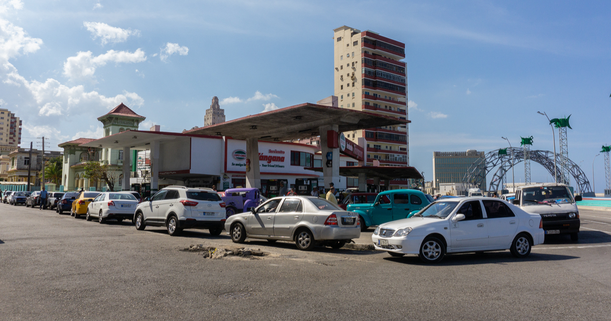 Gasolinera en La Habana © CiberCuba