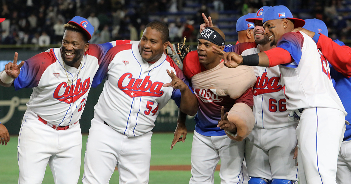 Peloteros cubanos en el Clásico Mundial © Jit