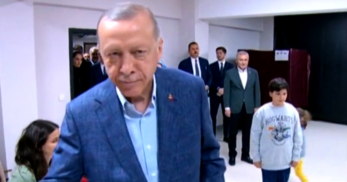 El presidente turco Recep Tayyip Erdogan vota en las elecciones © Captura de video / DW