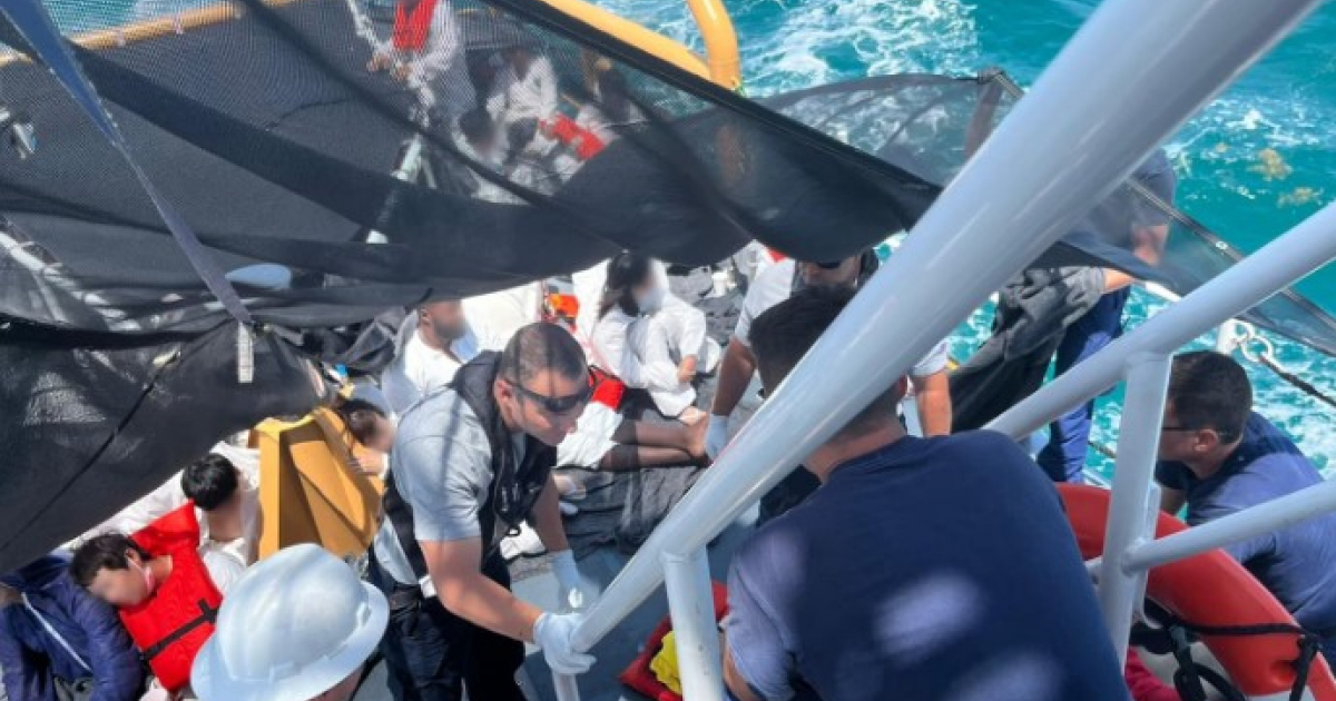 Intercepción de inmigrantes durante una reciente operación en el Estrecho de Florida. © USCG