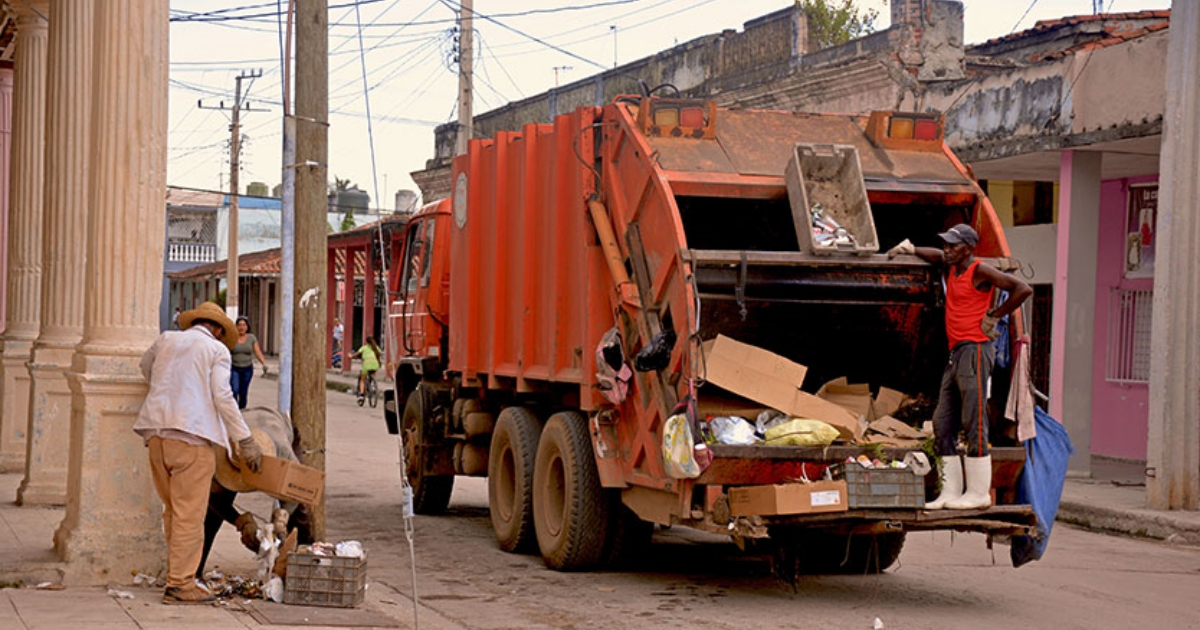 Camión recolector de basura en Ciego de Ávila © Periódico Invasor / Michel Guerra