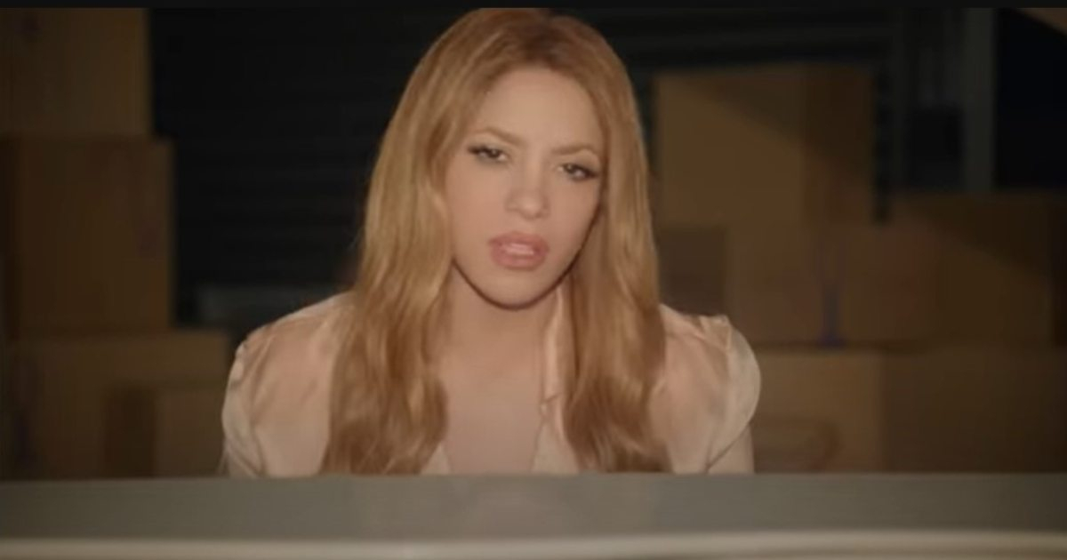 Shakira en videoclip de "Acróstico" © YouTube / Shakira