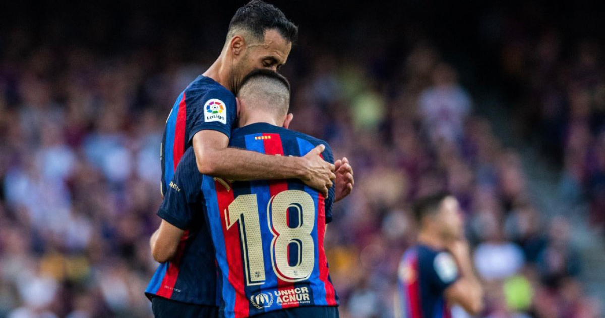 Sergio Busquets y Jordi Alba se despiden del Camp Nou © Twitter / FC Barcelona