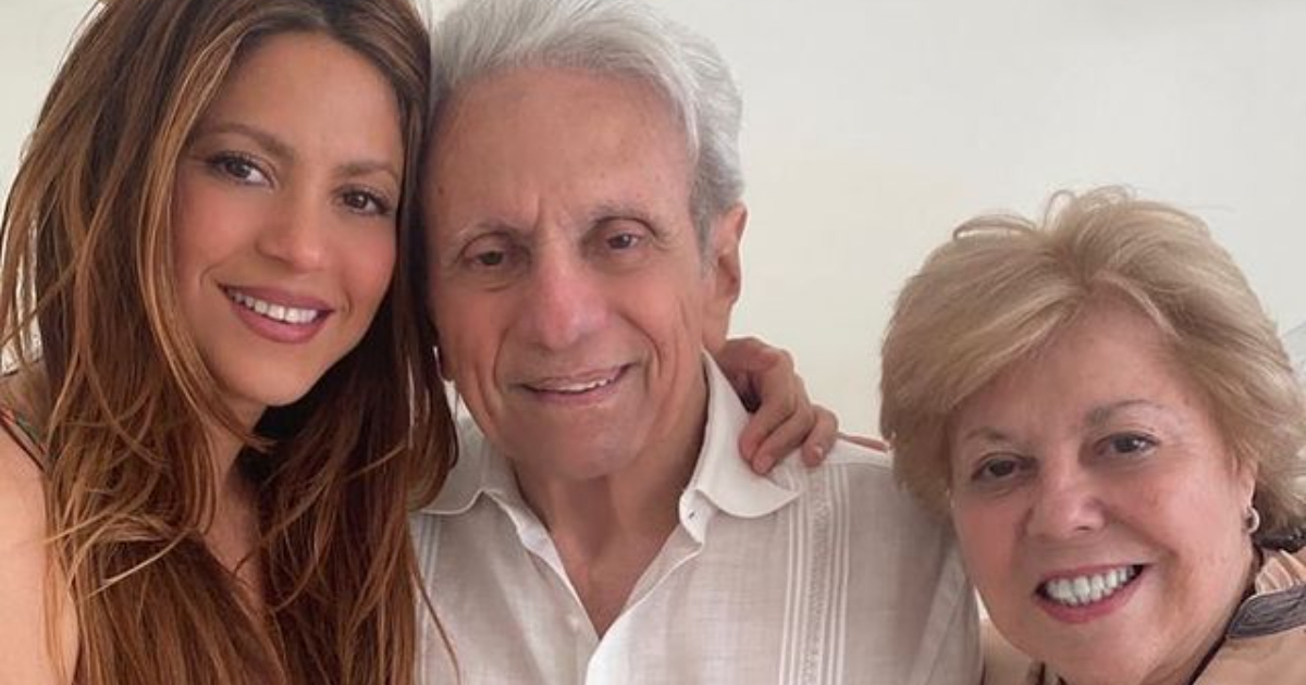 Shakira junto a sus padres © Instagram / Shakira