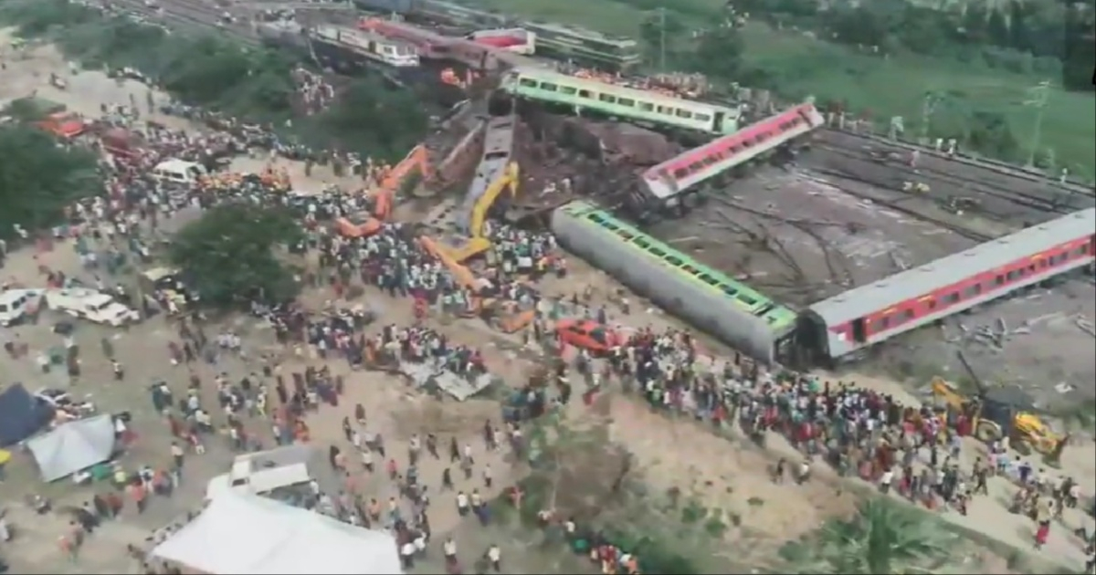 Choque de trenes en India © Captura de Twitter / The Spectator Index