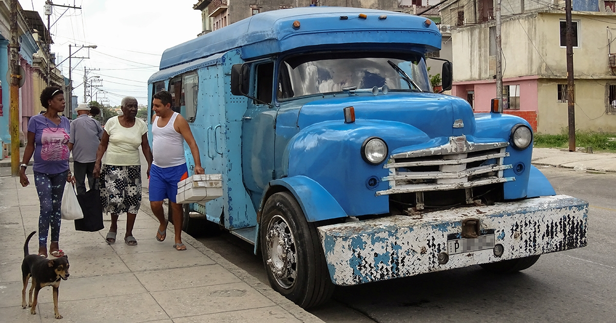 Camión de transporte privado © CiberCuba
