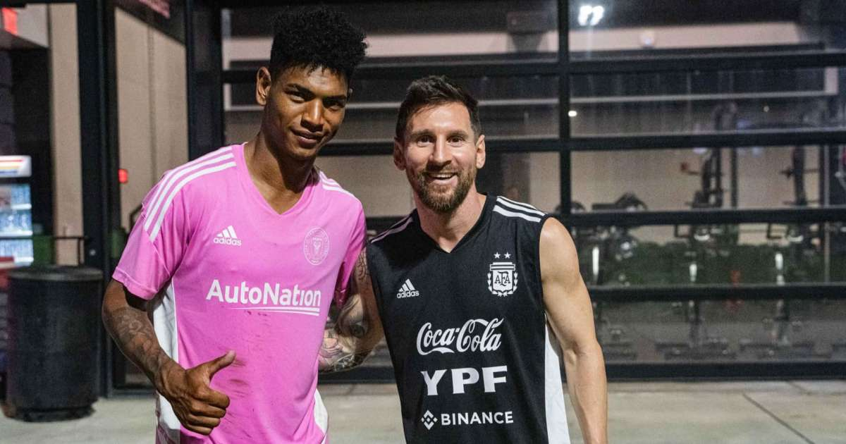 Modesto Méndez y Messi en 2022 © Modesto Méndez / Facebook