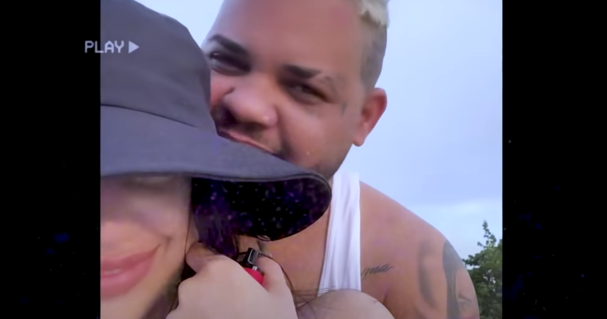 El Taiger y su novia Jany Mesa en videoclip de "Un cuerpazo" © Youtube / El Taiger