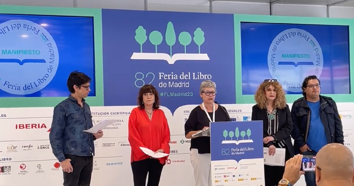 Lectura del Manifiesto en la Feria del Libro de Madrid © Captura de video Twitter/@FLMadrid