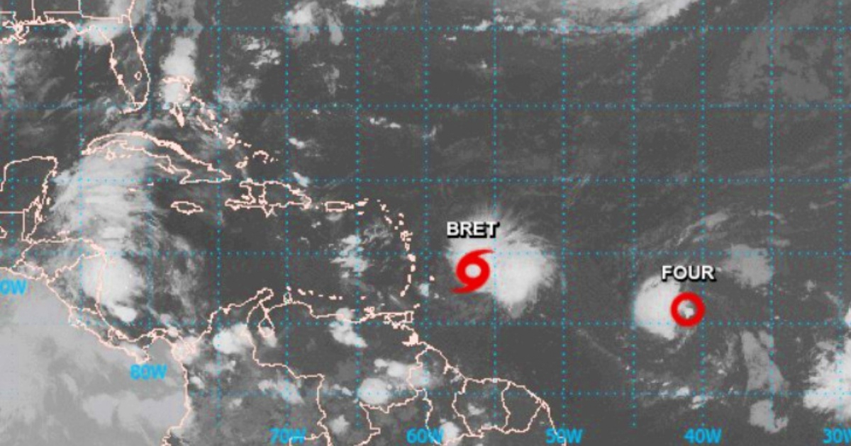 Imagen del satélite que muestra la ubicación de la tormenta tropical Bret y de la nueva depresión tropical © NOAA
