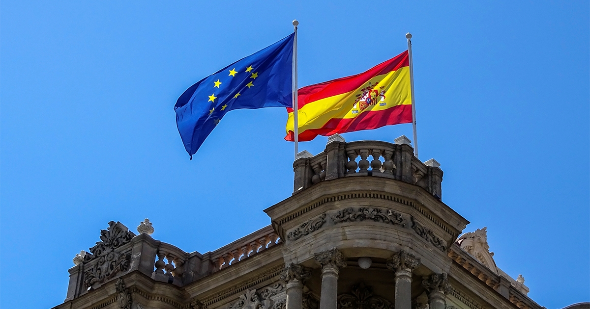 Banderas de España y la Unión Europea © CiberCuba