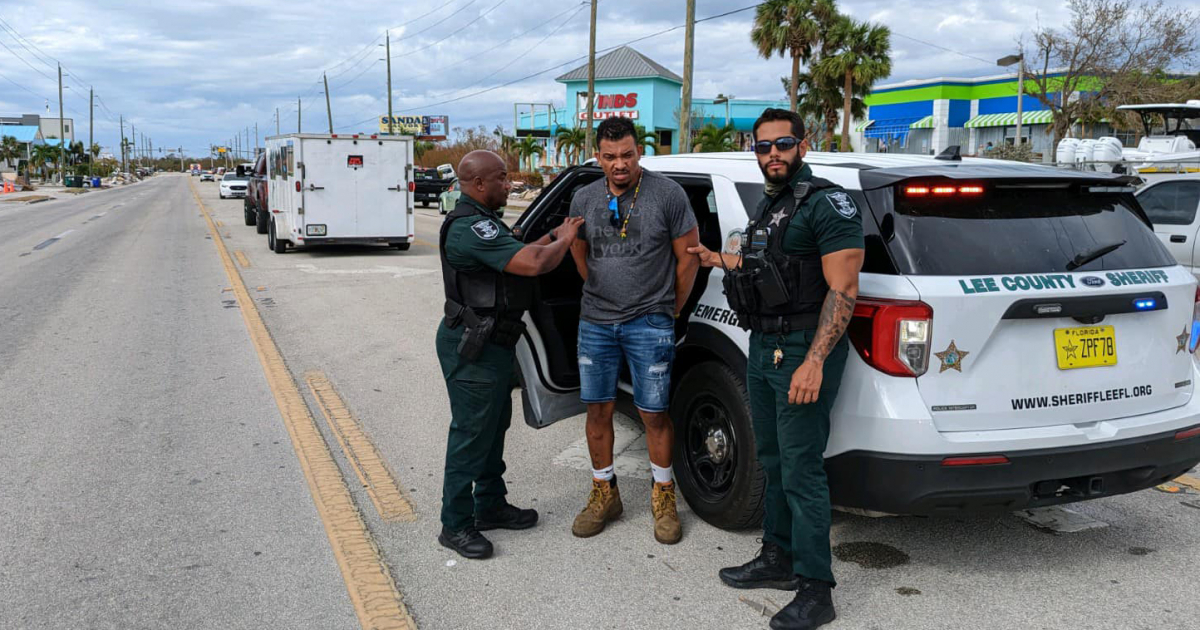 Ernesto Pedroso Martínez, de 34 años, durante su detención © Facebook / Lee County Sheriff's Office