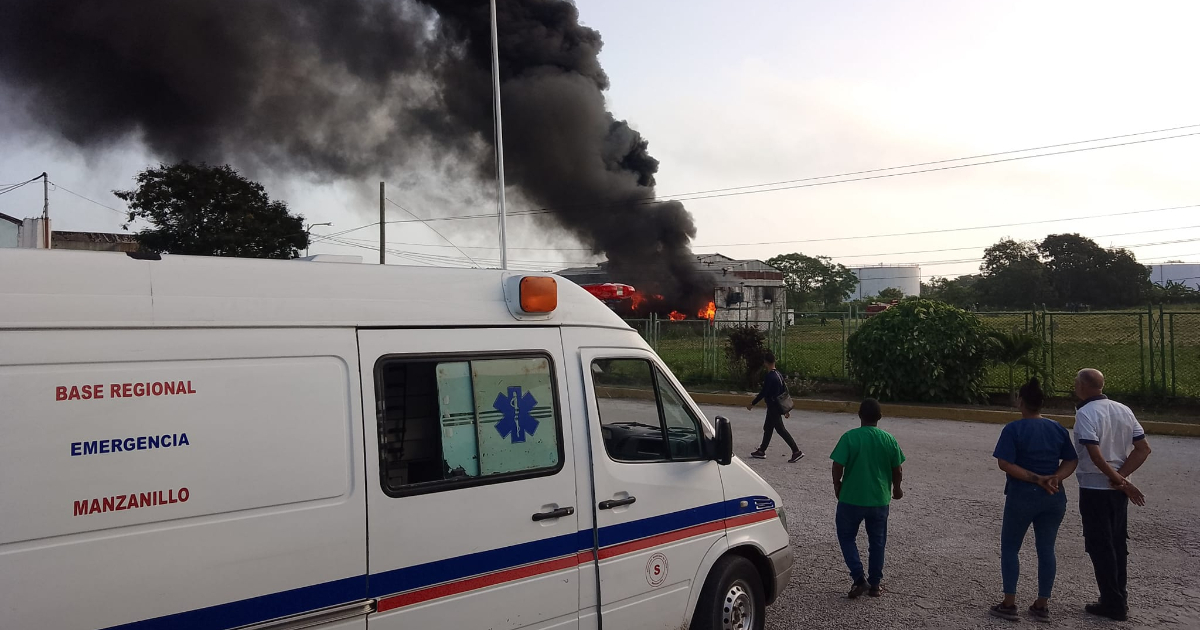 Incendio en Astilleros de Manzanillo © Facebook / CMKX Radio Bayamo
