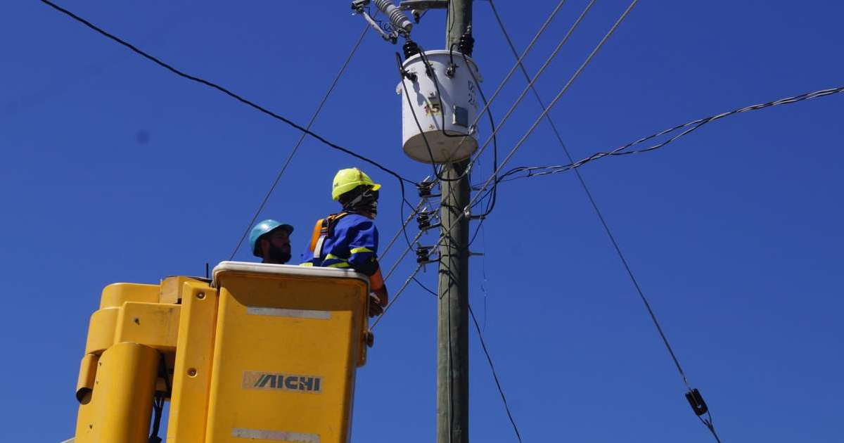 Trabajadores de la Unión Eléctrica de Cuba (Imagen referencial) © Unión Eléctrica UNE / Facebook