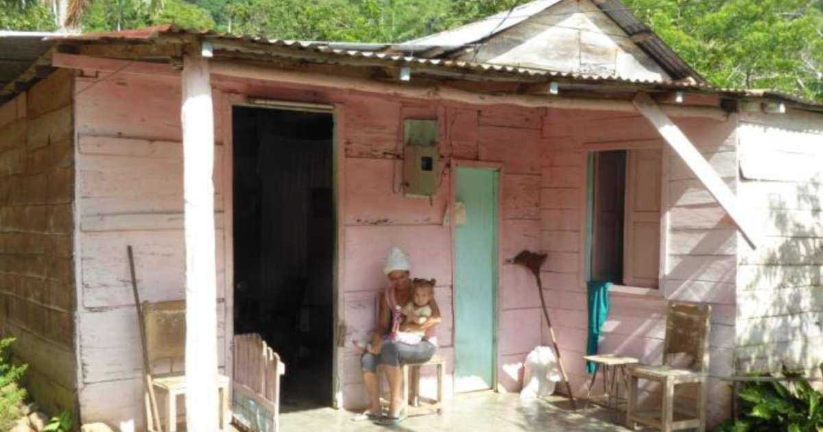 Vivienda con piso de tierra en Cuba © Granma