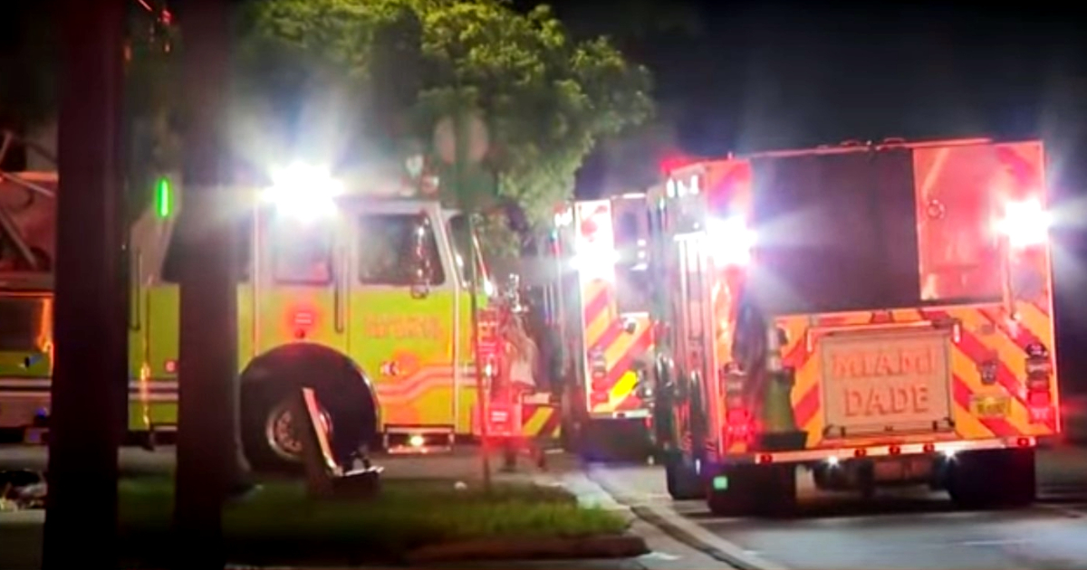 Unidades de bomberos de Miami Dade en el lugar del siniestro © Captura de video / Local 10 News