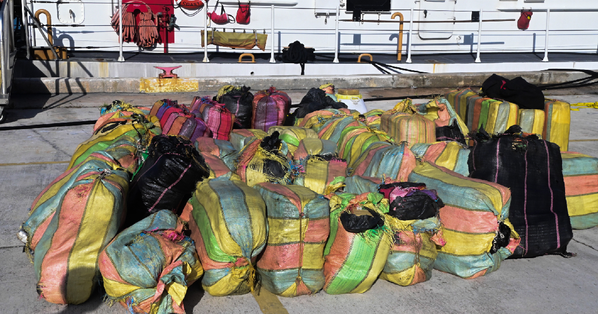 Cocaína y marihuana descargada en Miami © Twitter/@USCGSoutheast