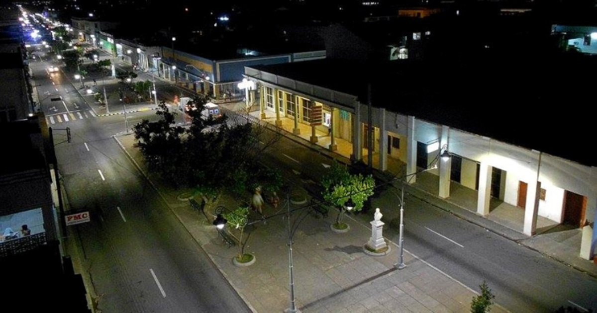 Paseo del Prado de Cienfuegos, lugar donde fue asaltado el joven (imagen de referencia) © 5 de Septiembre
