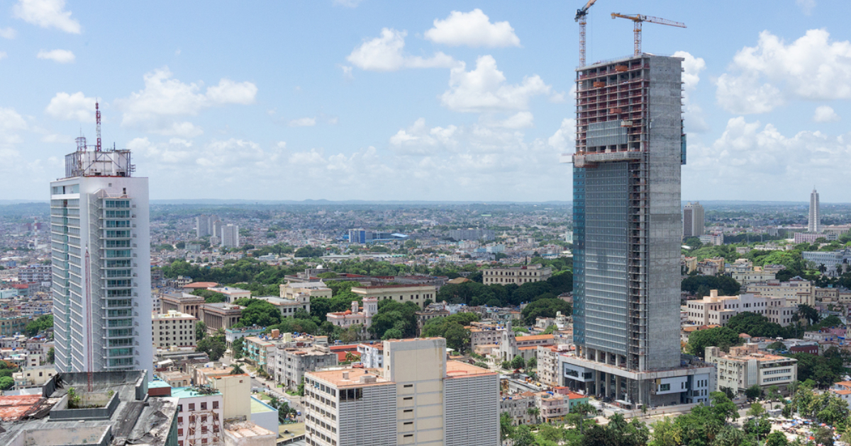 Cuba © Hotel Torre K en construcción