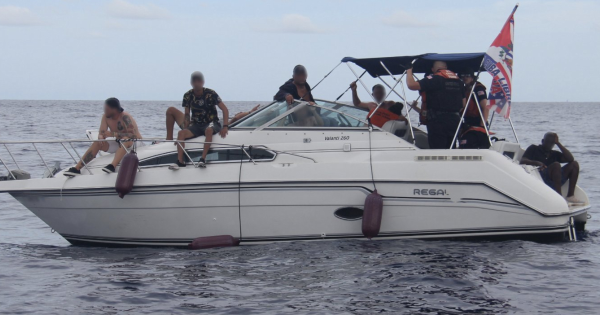 Embarcación interceptada cerca de Florida © USCGSoutheast