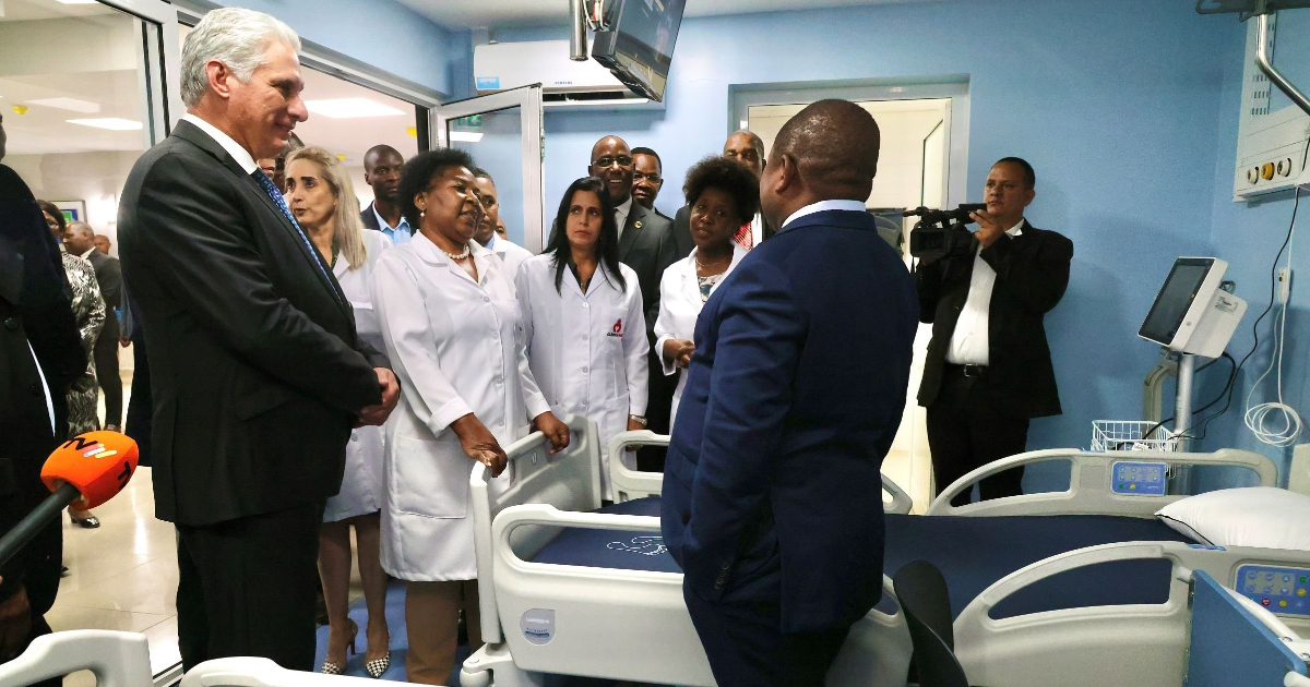 Díaz-Canel de visita en el hospital de Mozambique © Presidencia de Cuba