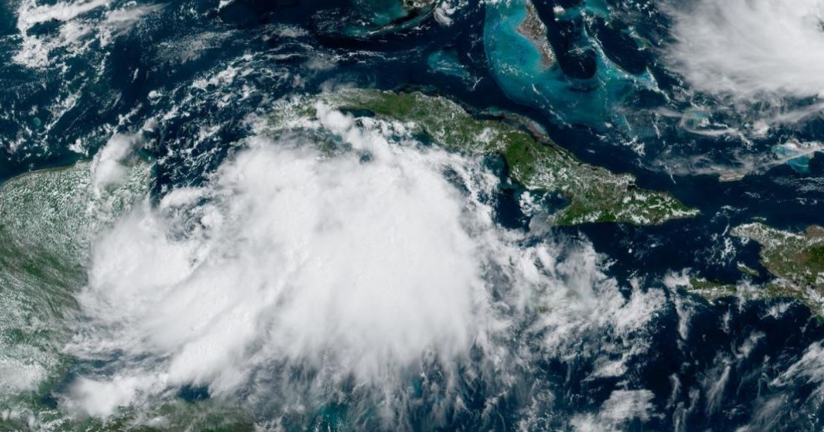 ültima imagen satelital de la tormenta tropical Idalia © NOAA 