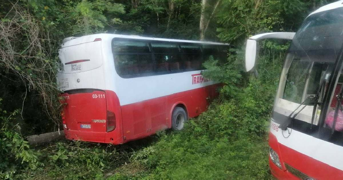 Autobús accidentado en Mayabeque © Facebook / ACCIDENTES BUSES & CAMIONES por más experiencia y menos víctimas!