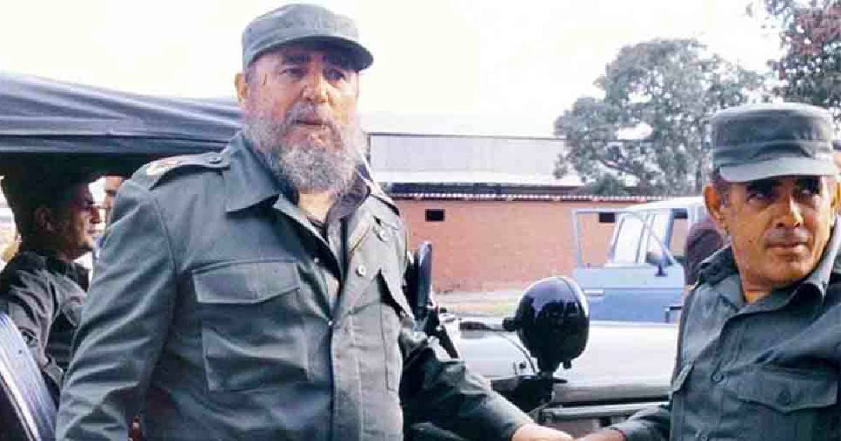Fidel Castro con José Castro Delgado © MININT